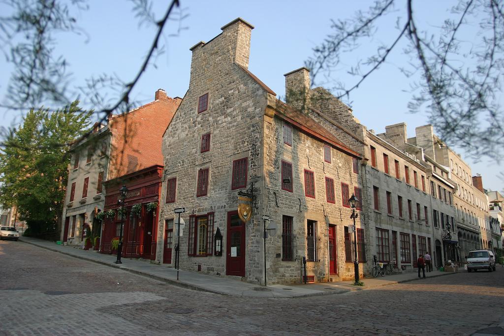Hotel Pierre Du Calvet Montreal Exterior photo